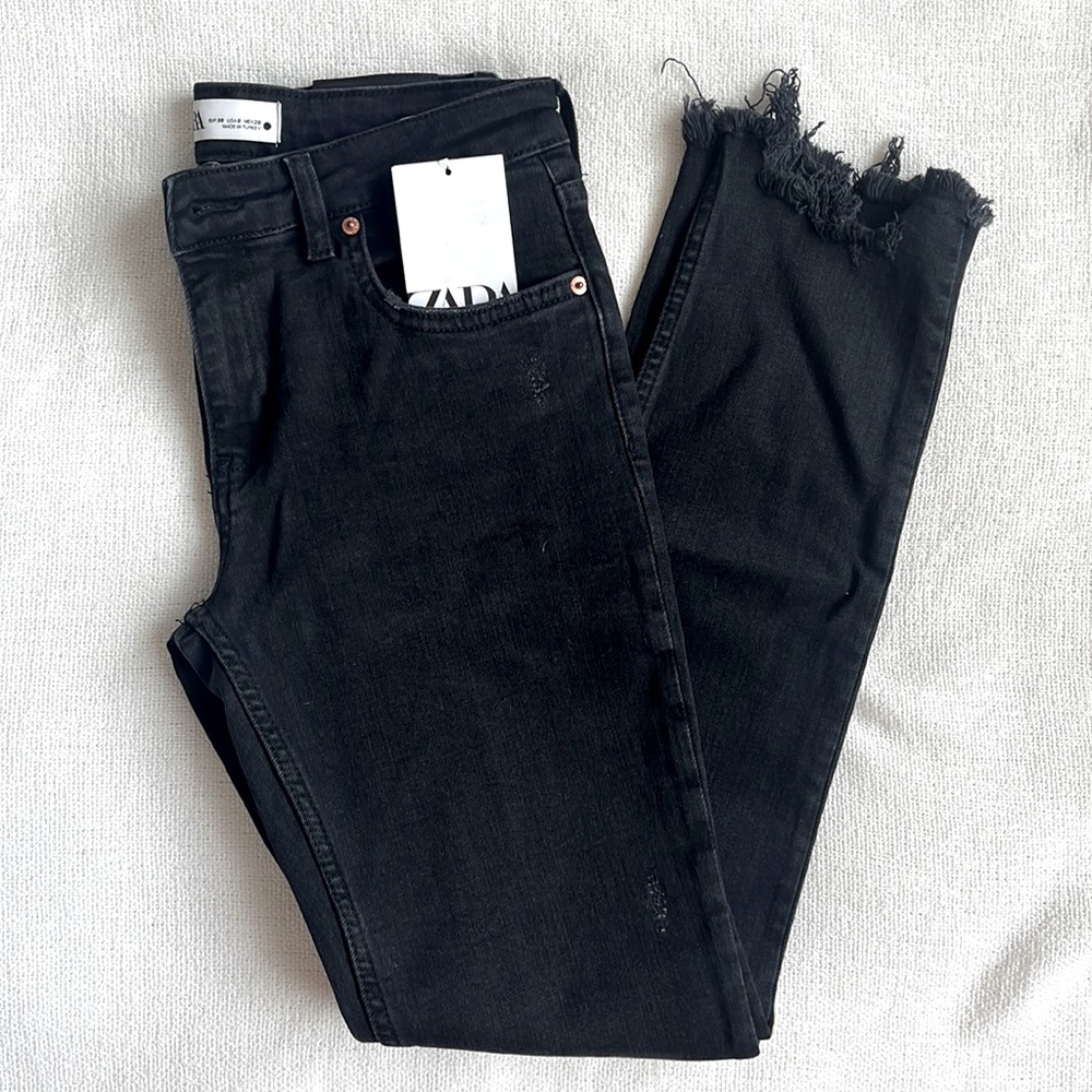 ZARA the skinny ripped ankle black denim‎ jeans NWT - Picture 2 of 8
